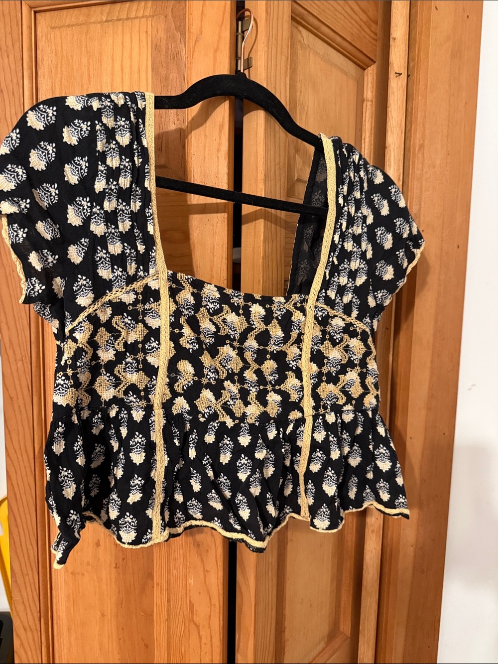 American Eagle Outfitters Black Crop Top with Cream Floral Trim